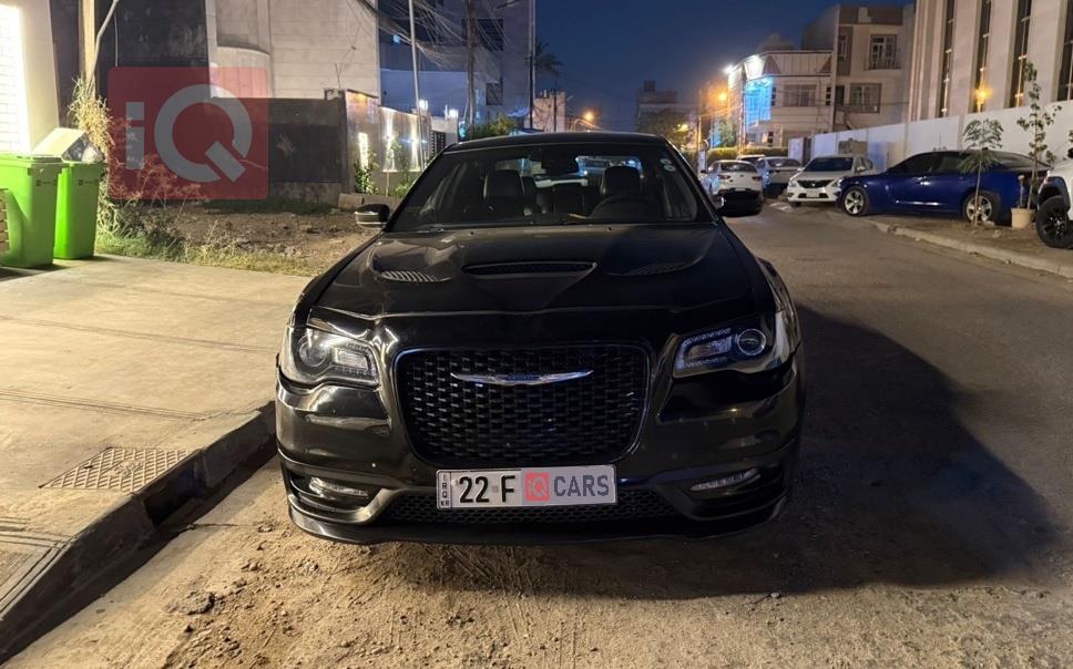 کرایسلەر 300